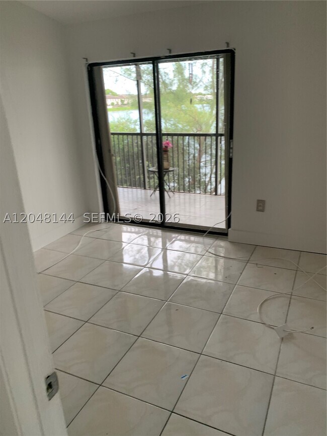 Foto del edificio - 468 NE 206th Ln