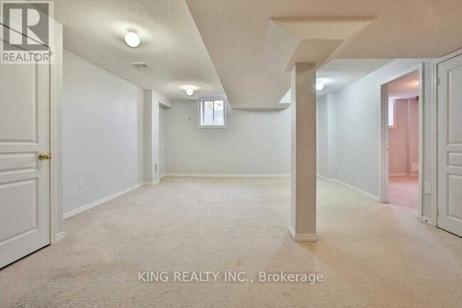 Building Photo - 44 Kimble Ave