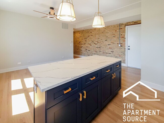 Foto del edificio - 2020 W Montrose Ave