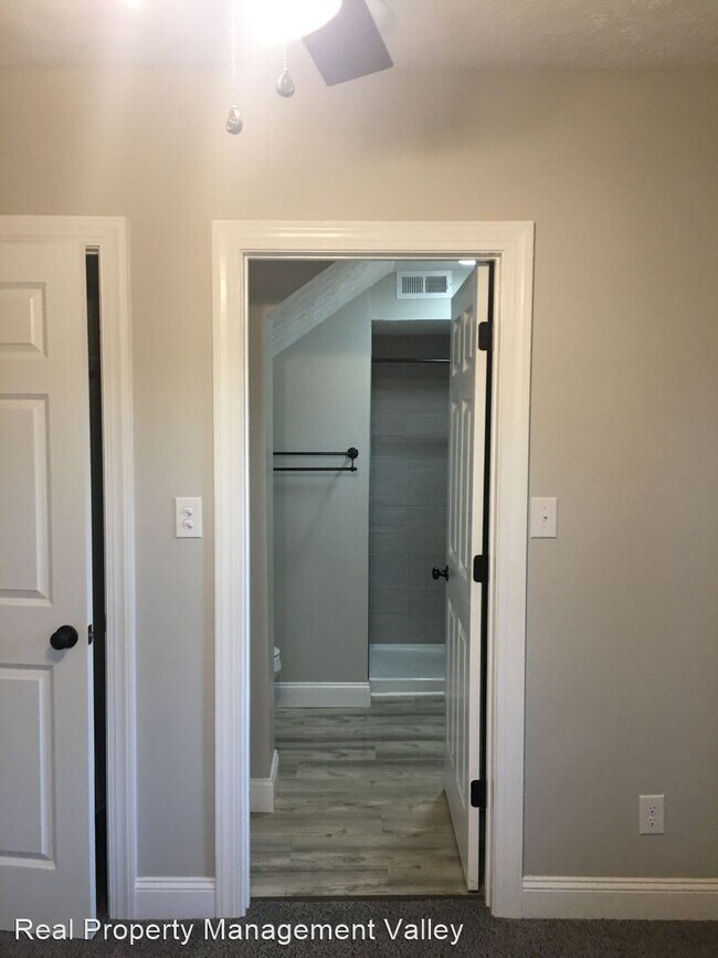 Foto del edificio - 3 br, 2 bath House - 2562 Main Street