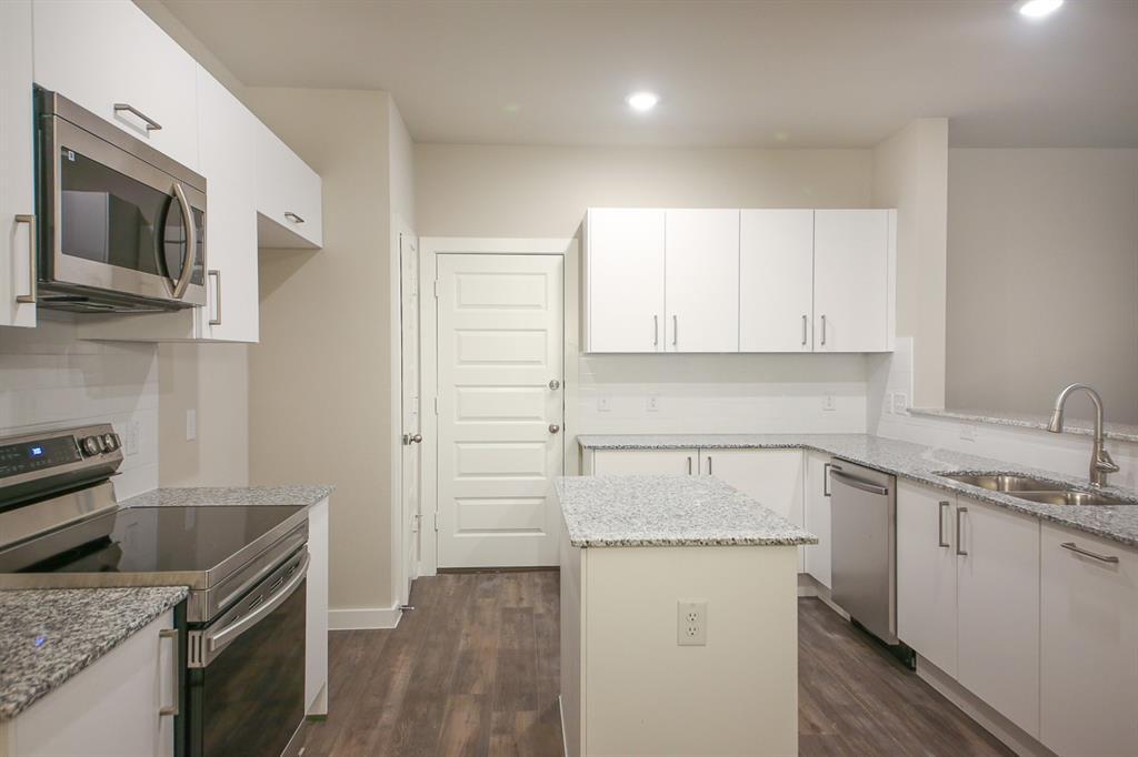 Primary Photo - 25556 Starling Ln