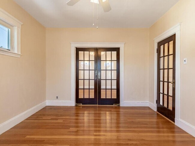 Building Photo - 155 Linden Ave
