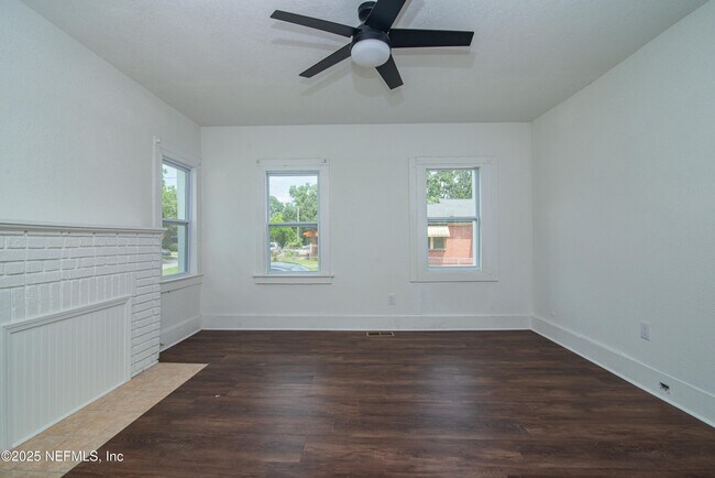 Building Photo - 3839 Springfield Blvd