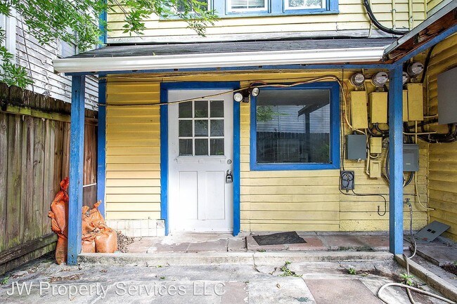 Building Photo - 604 N Bernadotte St
