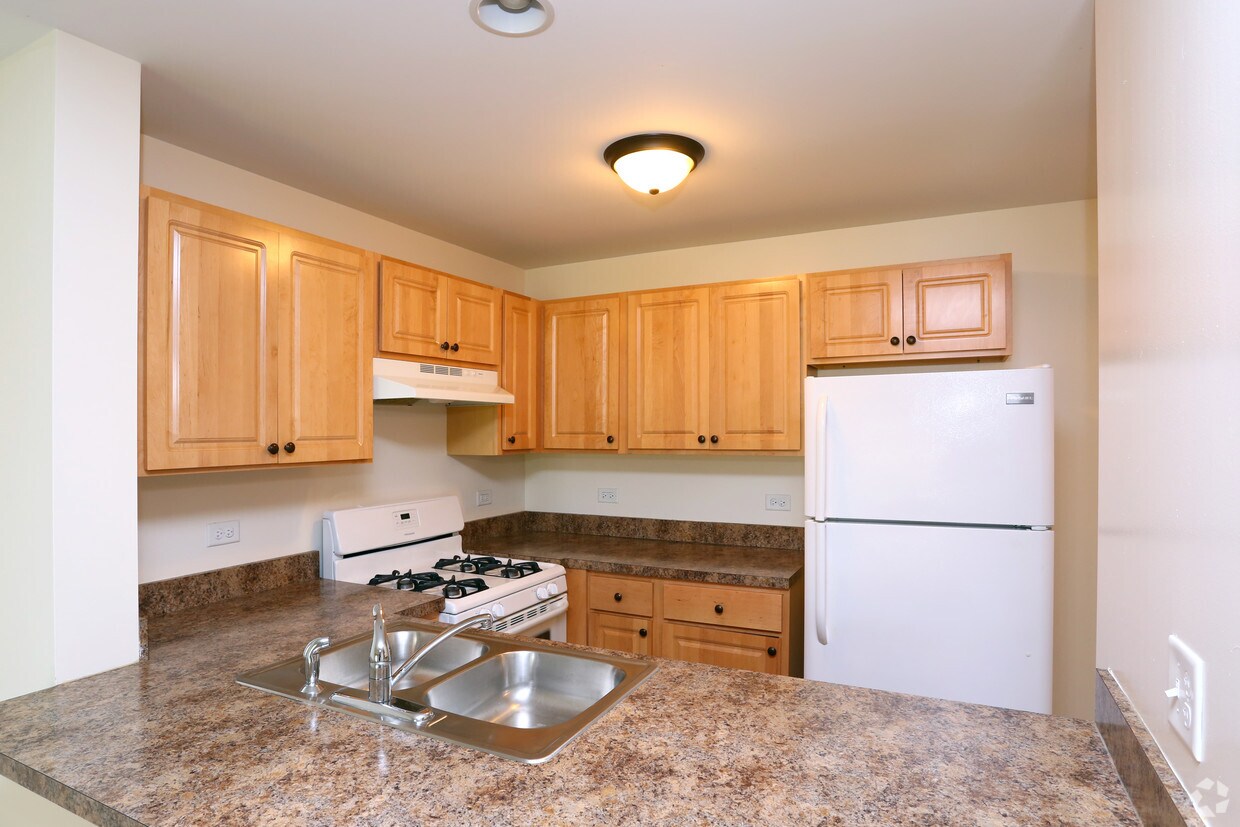 Timber Lake Apartments in West Chicago, IL