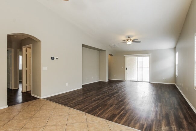 Building Photo - 9132 W Cordes Rd