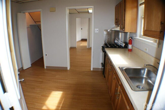 Building Photo - 138 Hamilton Blvd