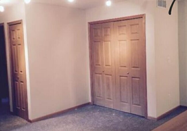 Foto del edificio - 3027 Juniper Ln