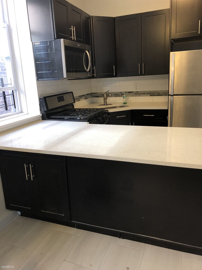 Building Photo - 2 br, 1 bath Apartment - 682 Broadway Apt 4