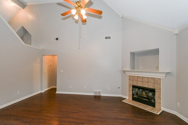 Foto del edificio - 10263 Green Moss Dr N