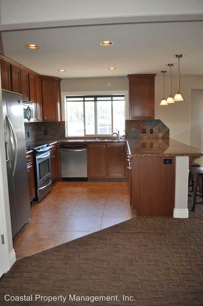 Building Photo - 211 Harbor St