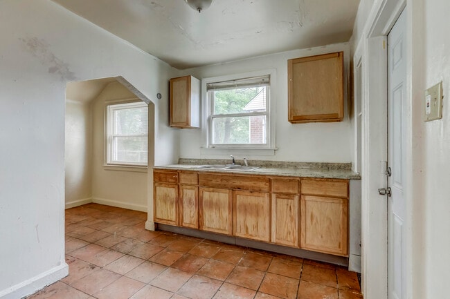 Building Photo - 15018 Hubbell St