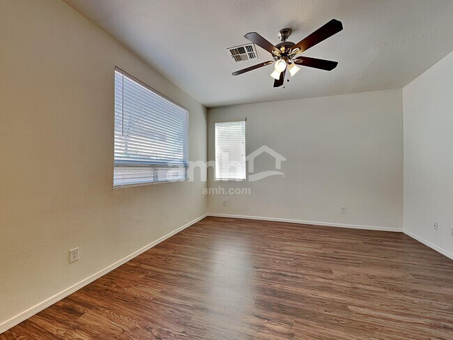 Building Photo - 2653 S 89th Dr