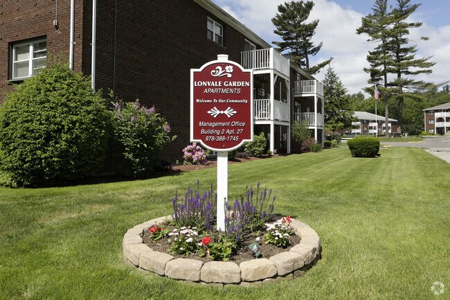 Lonvale Gardens Als Amesbury Ma Apartments Building Photo Lonvale Gardens