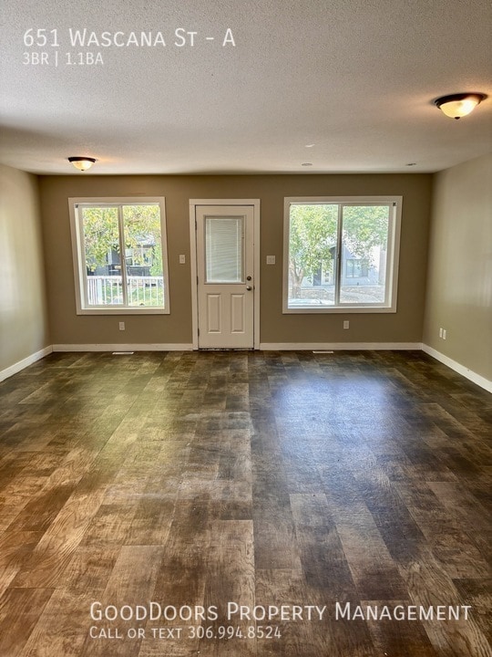 Building Photo - 651 Wascana St