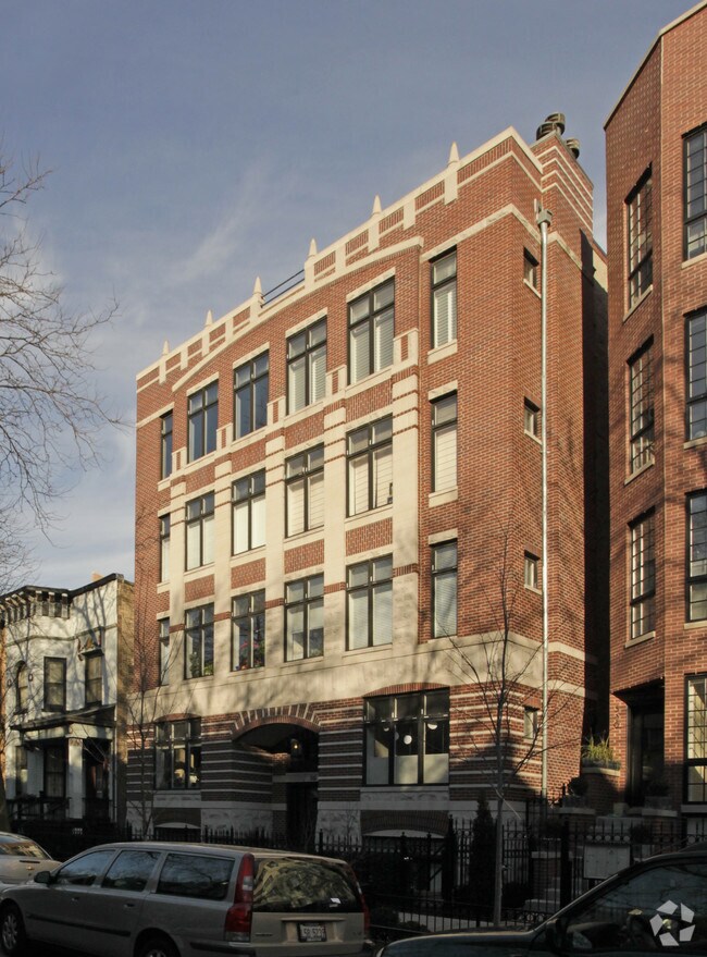 Primary Photo - 540 W Oakdale Ave