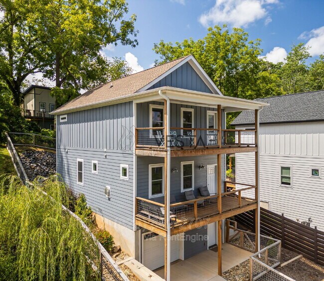 Foto del edificio - 125 Waynesville Ave