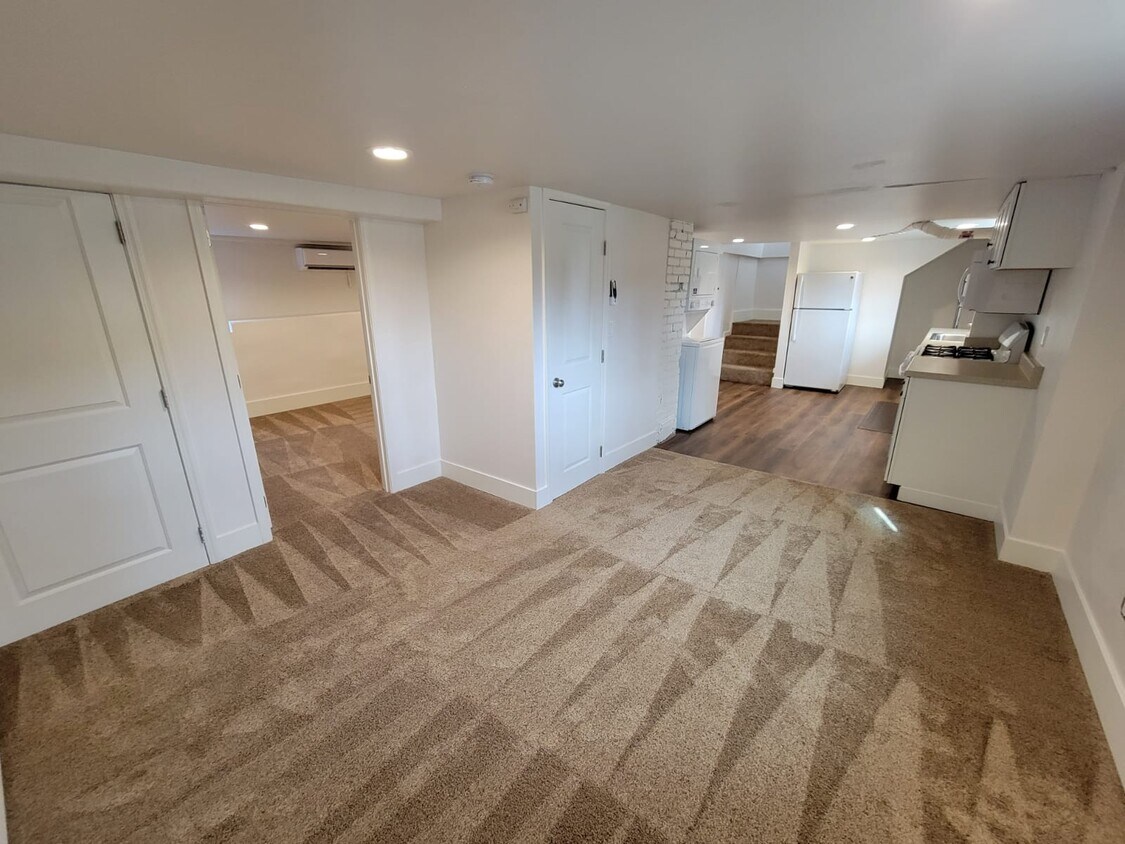 Foto principal - 609 W 11th St