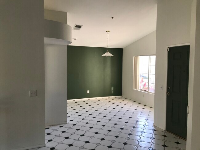 Building Photo - 65952 Ave Ladera