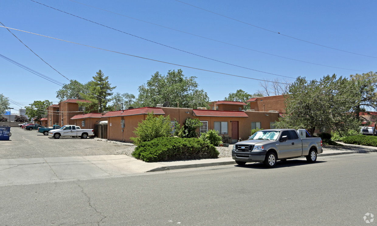 Foxfire Apartaments - Foxfire Apartments