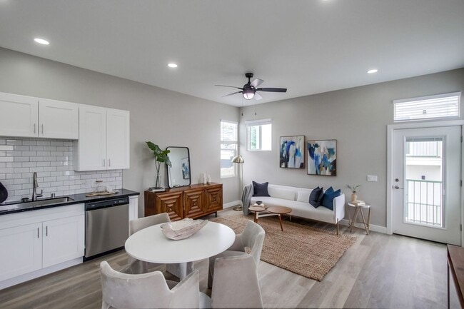 Interior Photo - The Royal of Rancho Penasquitos