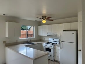 Building Photo - 1047 Golden Rd