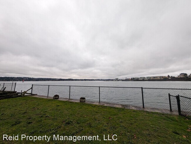Building Photo - 2 br, 2 bath House - 305 Shore Drive