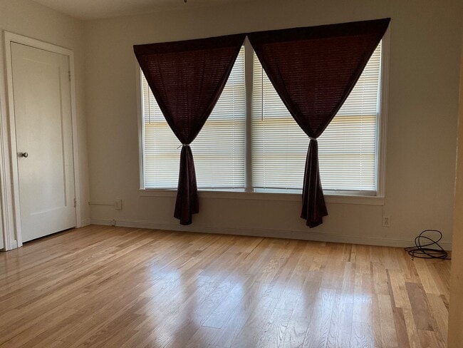 Building Photo - AMAZING 3 Bedroom 2 Bath Home COMING SOON ...