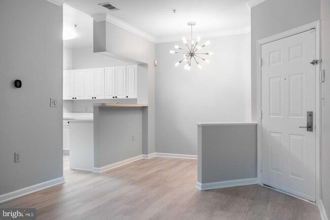 Foto del edificio - 2102 Highcourt Ln