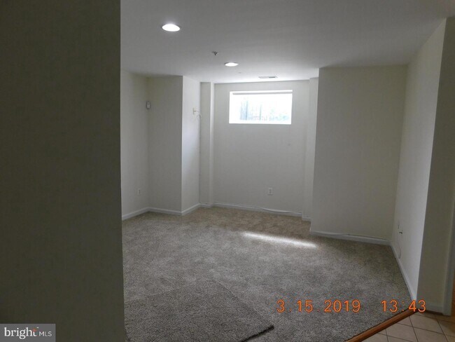 Building Photo - 10260 Rutland Round Rd