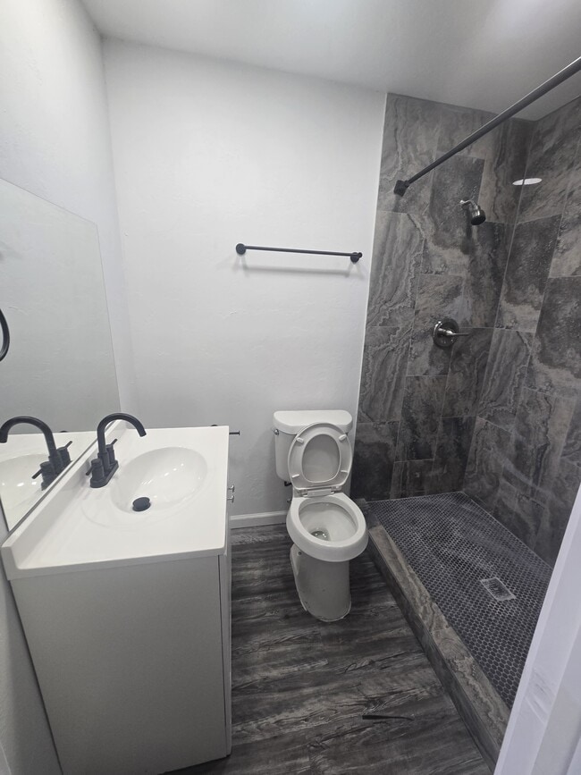 Building Photo - 4309 N Wall St