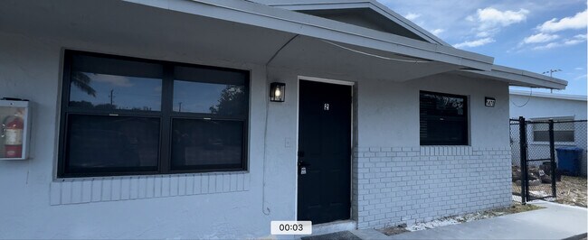 Building Photo - 1470 NW 22nd Ct