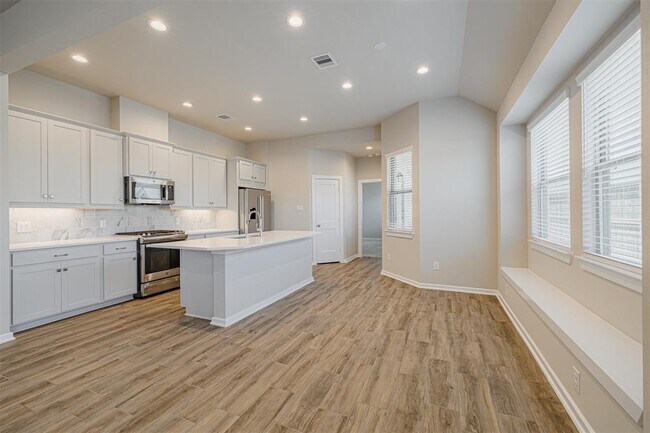 Building Photo - 7031 Winterberry Gln Ln