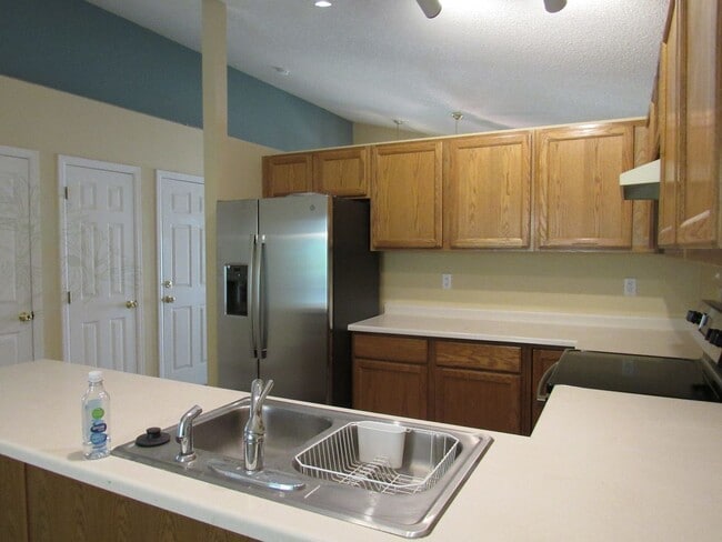 Foto del edificio - Ranch home in quiet neighborhood