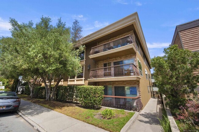 Foto del edificio - 2955 McCall St