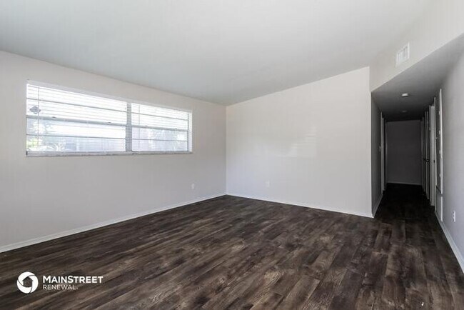 Building Photo - 1911 3rd Ave E, Bradenton, FL 34208