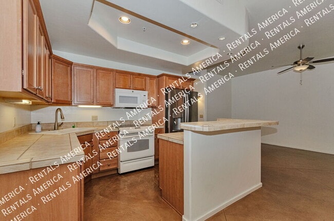 Building Photo - 446 N Campbell Ave
