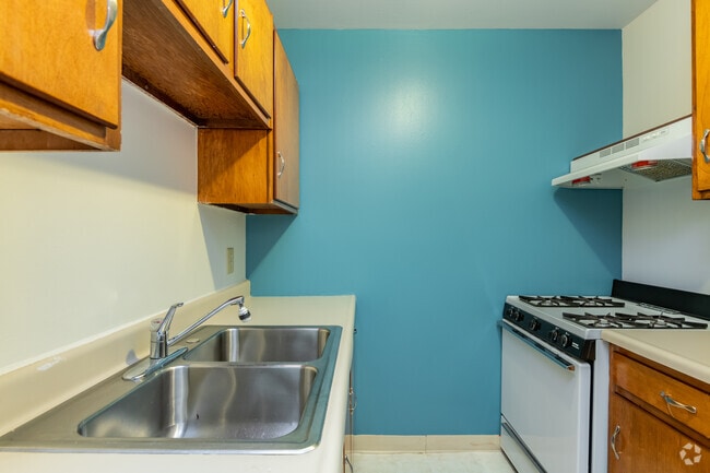 2 BR, 1 BA - 870SF - Morgan Grove