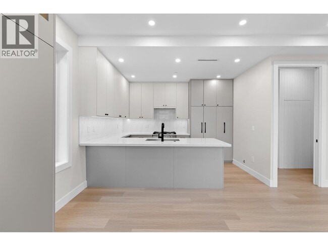Building Photo - 4041 St Catherines St