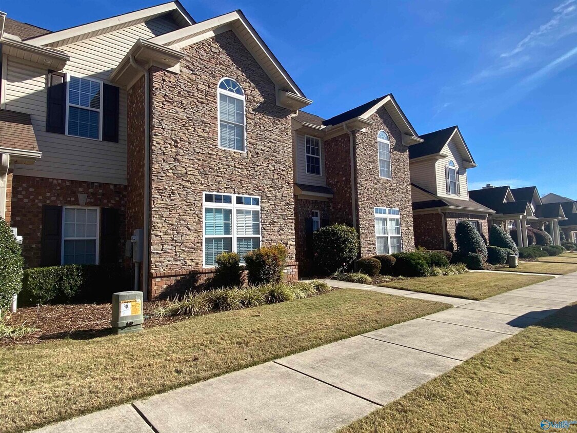 2031 Blake Bottom Rd NW, Huntsville, AL 35806 Townhouse for Rent in