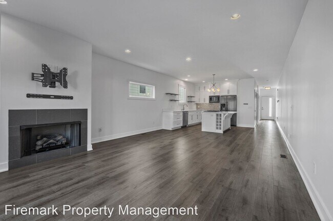 Foto del edificio - 3 br, 3 bath House - 1811 Cahal Ave