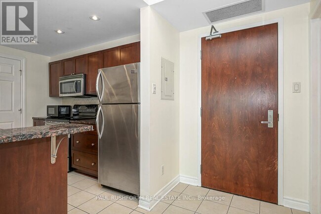 Photo du bâtiment - 1701-200-1200 Rideau St