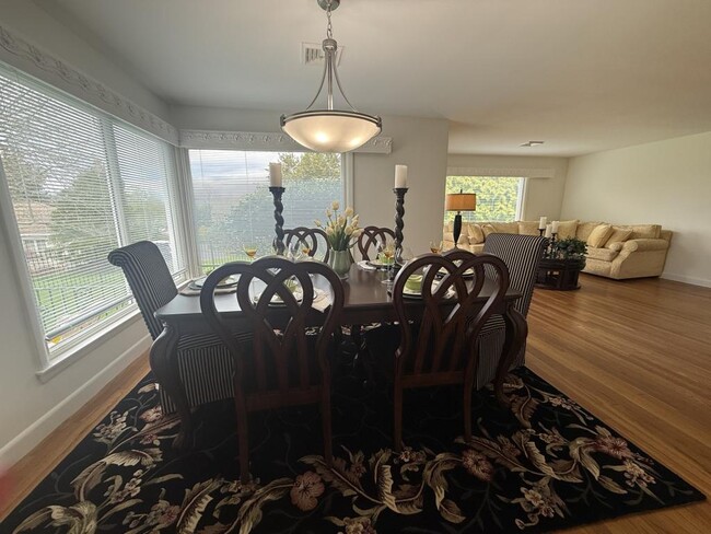 Building Photo - 76 Borden Rd