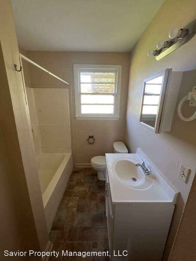 Building Photo - 3 br, 1 bath House - 508 Elysian Drive