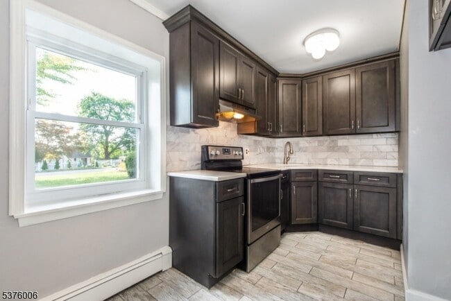 Building Photo - 197 N Beverwyck Rd