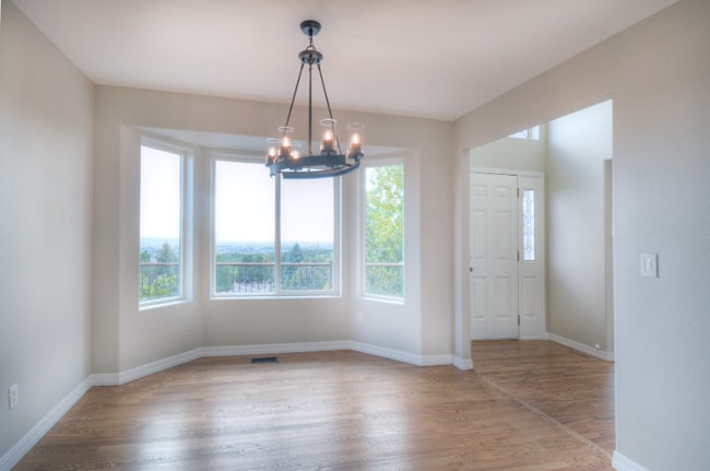 Building Photo - 5320 Broadmoor Bluffs Dr