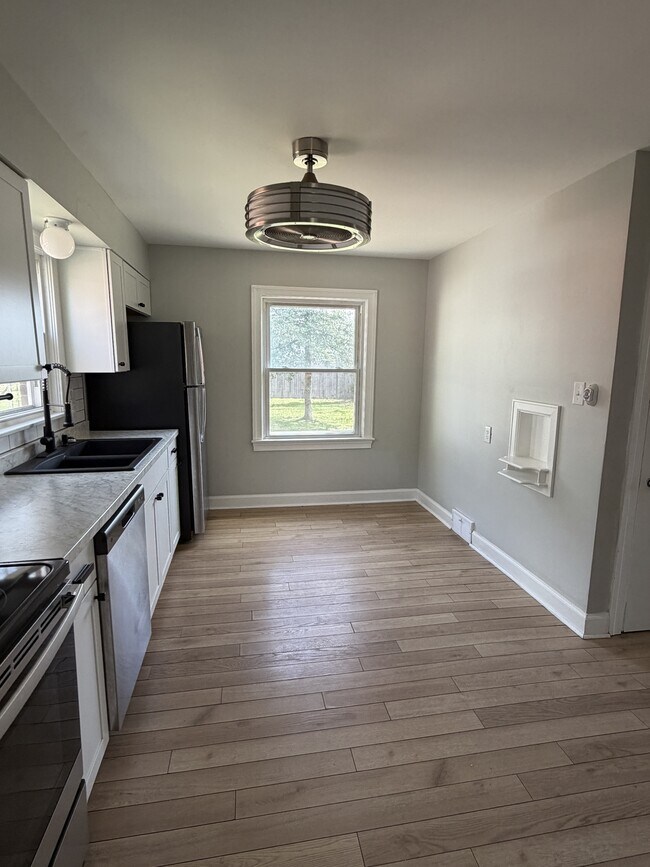 Foto del edificio - 4639 Southcrest Dr