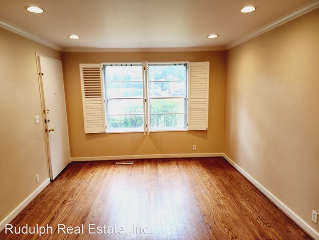 Building Photo - 2 br, 1 bath House - 109-B Memory Ct.