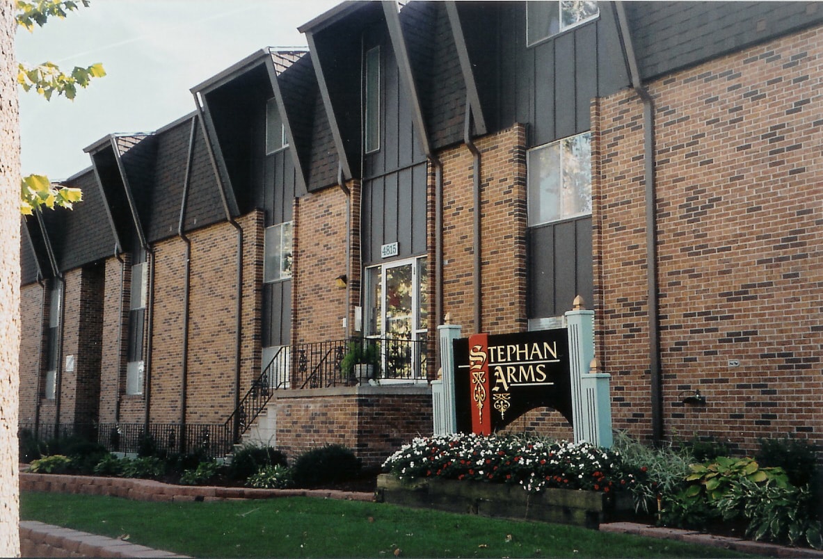 Primary Photo - 4815 Underwood Ave