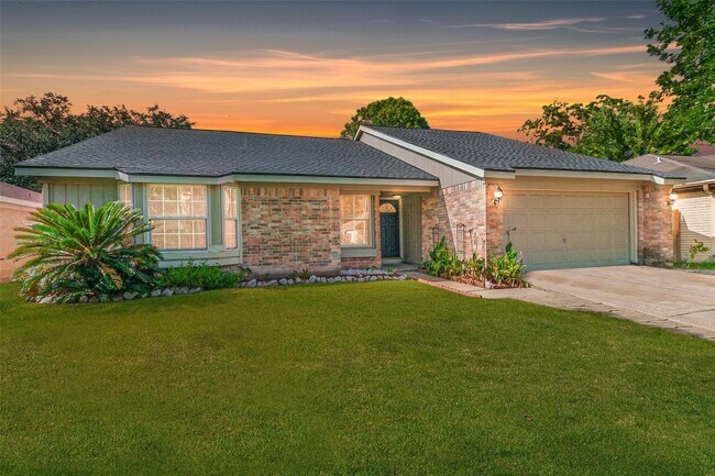 Building Photo - 21330 Park Run Dr